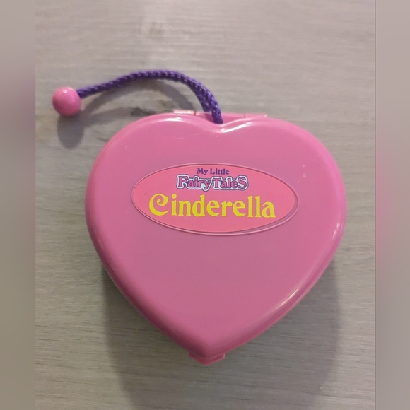 My Little Fairy Tales Cinderella Fold Up Playset - Polly Pocket 1994. - Picture 8 of 8